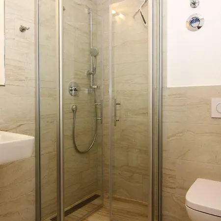 Apartment Holiday Flat - Dos05102f-cyc *